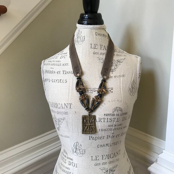 Twine & Twig Medallion Tribal Beaded Necklace Womens Suede Strap Brown Bronze - Picture 6 of 11